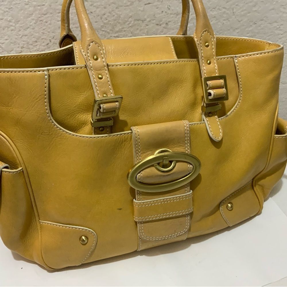 MAXX New York yellow leather shoulder bag.